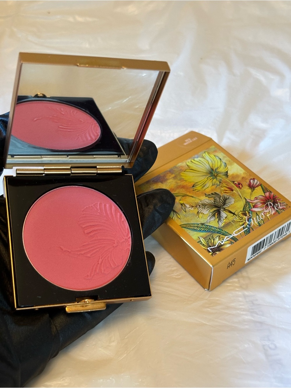 ❗️SALE❗️✨MAC Cosmetics Collectable Guo Pei 
Luxury Powder Blush✨Red Water Lilly